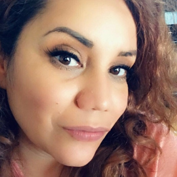 Meet your Posher, Sonia - Picture 1 of 1